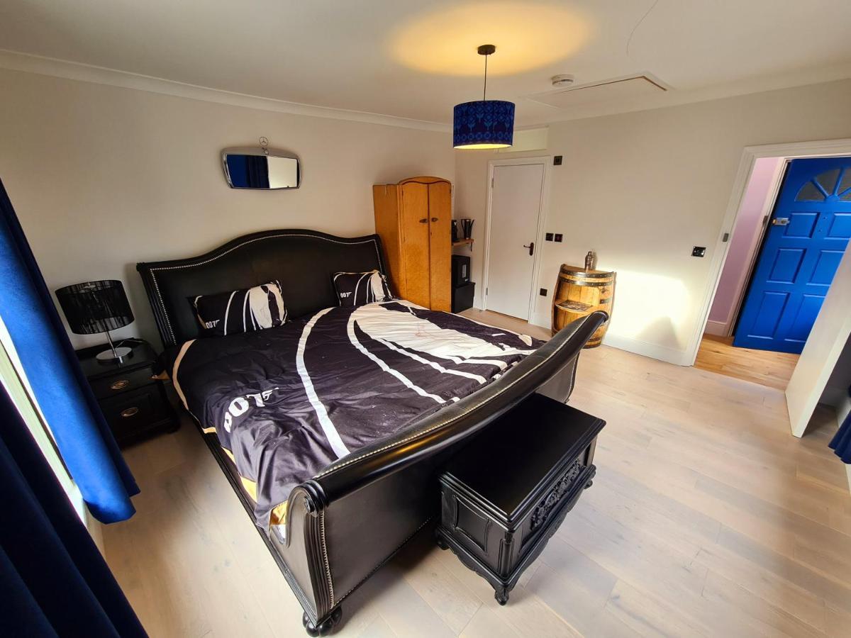Southsea Royale Studio, James Bond, Parking, Seafront Portsmouth Esterno foto
