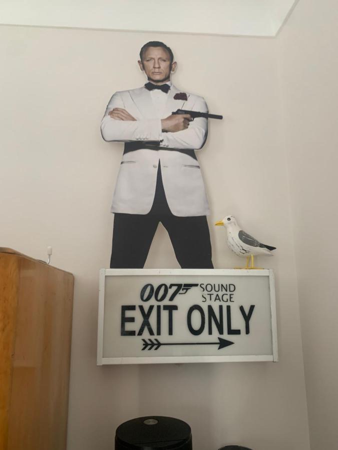 Southsea Royale Studio, James Bond, Parking, Seafront Portsmouth Esterno foto