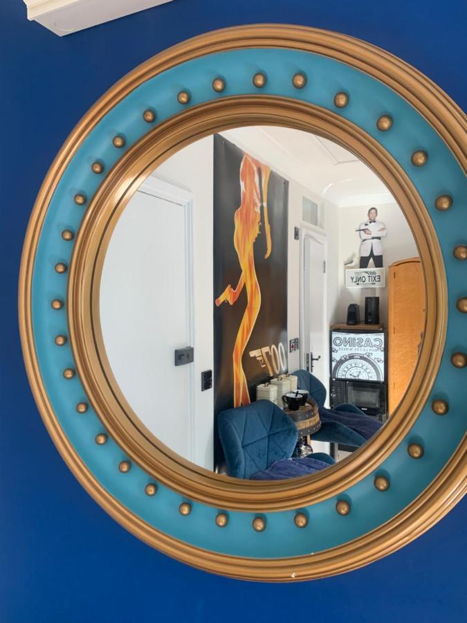 Southsea Royale Studio, James Bond, Parking, Seafront Portsmouth Esterno foto